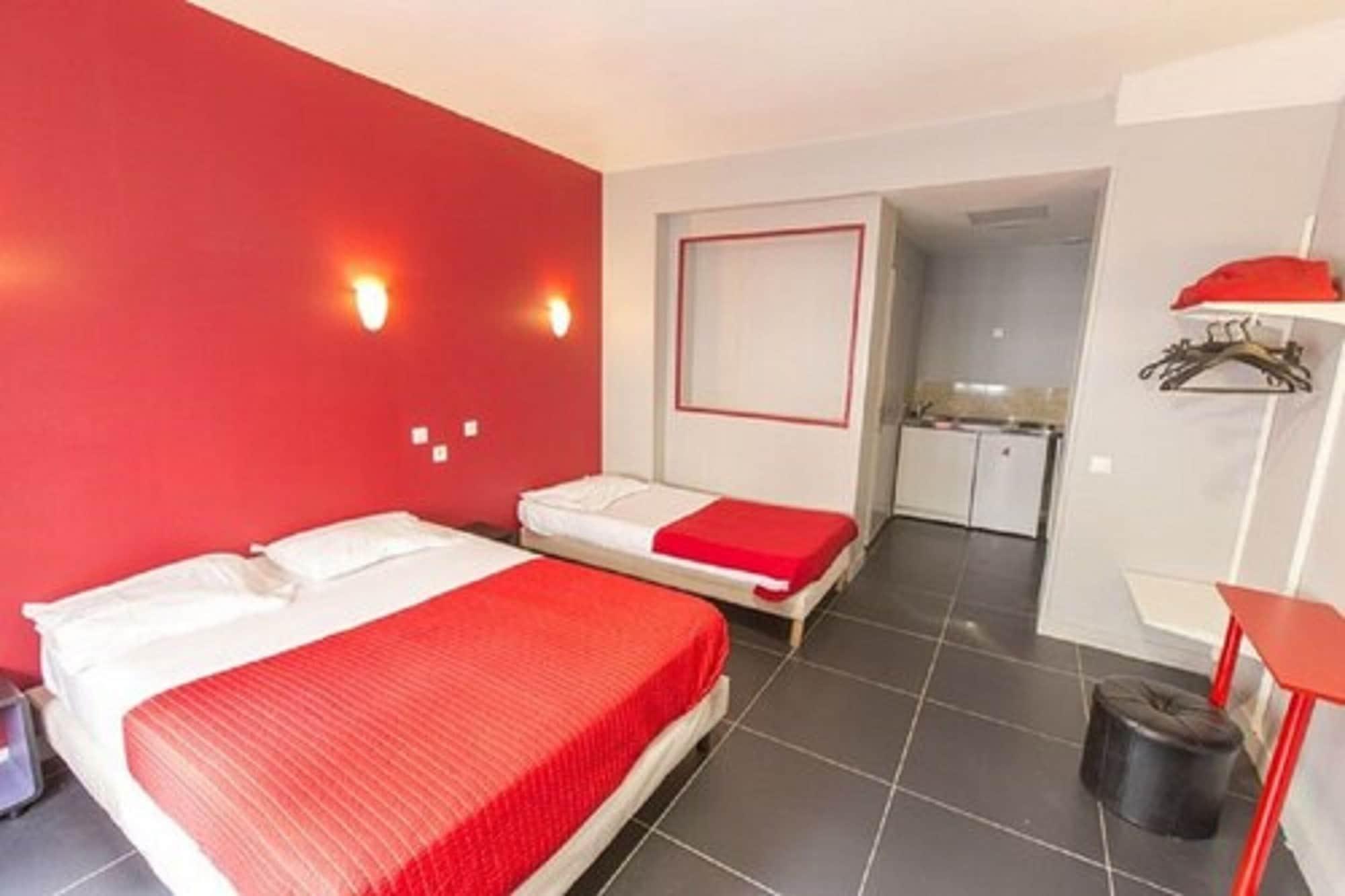 Hipotel Paris Montmartre Gare Du Nord Exterior photo