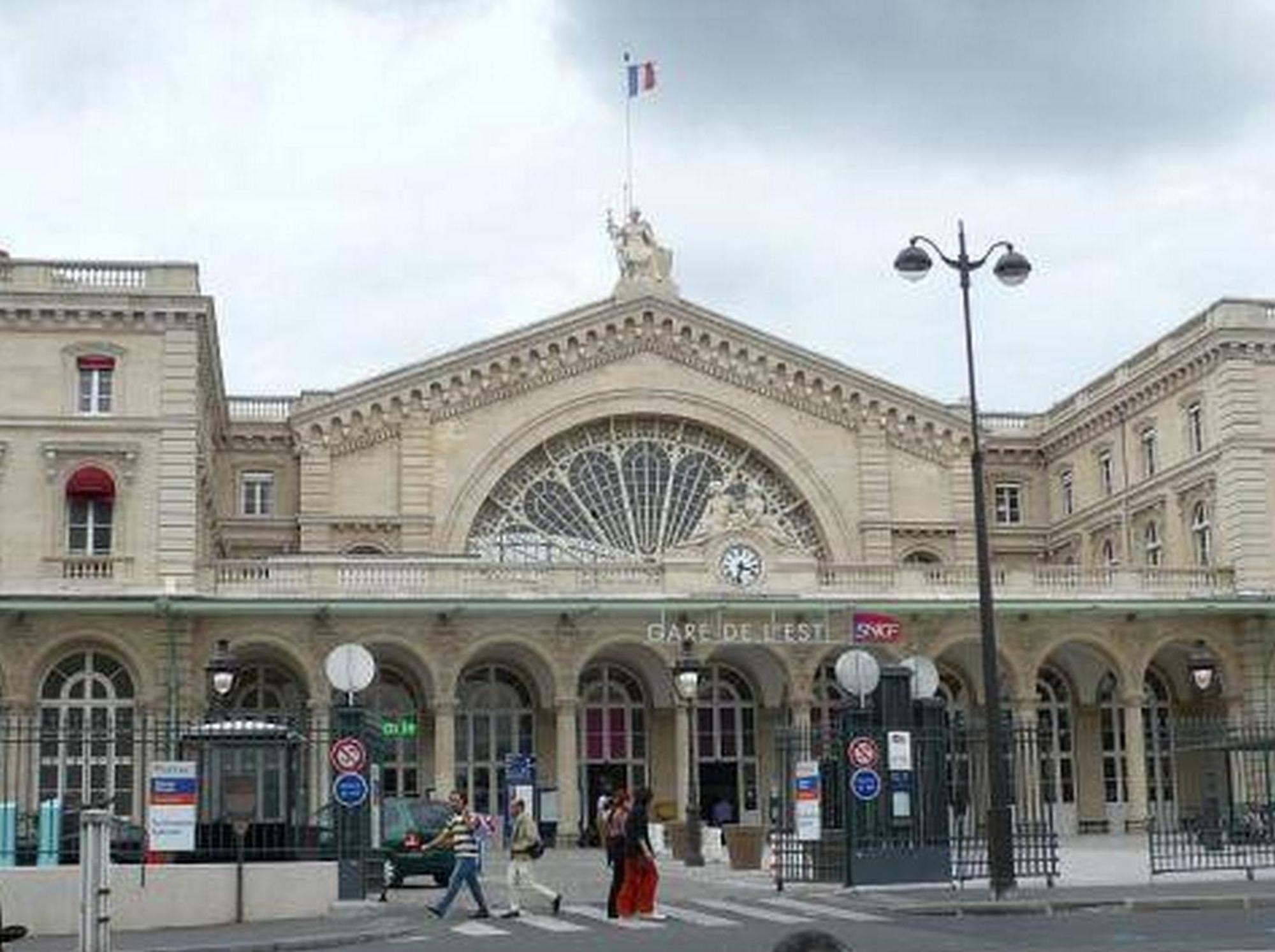 Hipotel Paris Montmartre Gare Du Nord Exterior photo